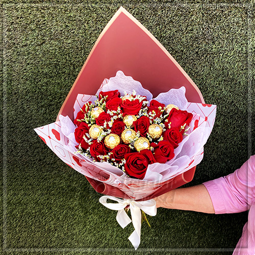 Ramo 15 rosas y Bombones | Regalar Flores, Envio de flores, desayunos y regalos a domicilio
