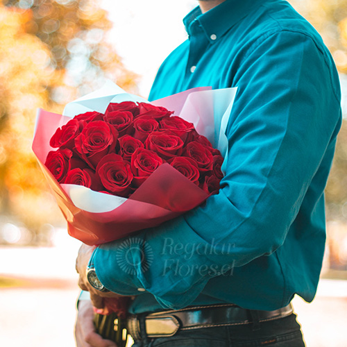 Ramo 24 Rosas Rojas | Regalar Flores, Envio de flores, desayunos y regalos a domicilio