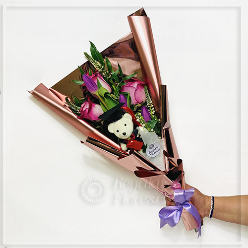 Ramo graduación rosas y tulipanes | Regalar Flores, Envio de flores, desayunos y regalos a domicilio