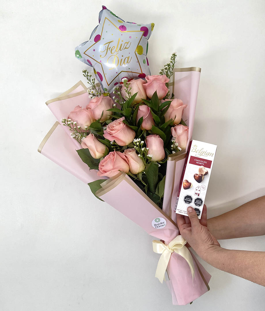 Ramo 12 rosas rosadas + globo + belgian_4