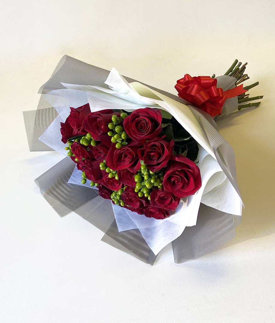 Ramo 20 rosas e hypericum_2