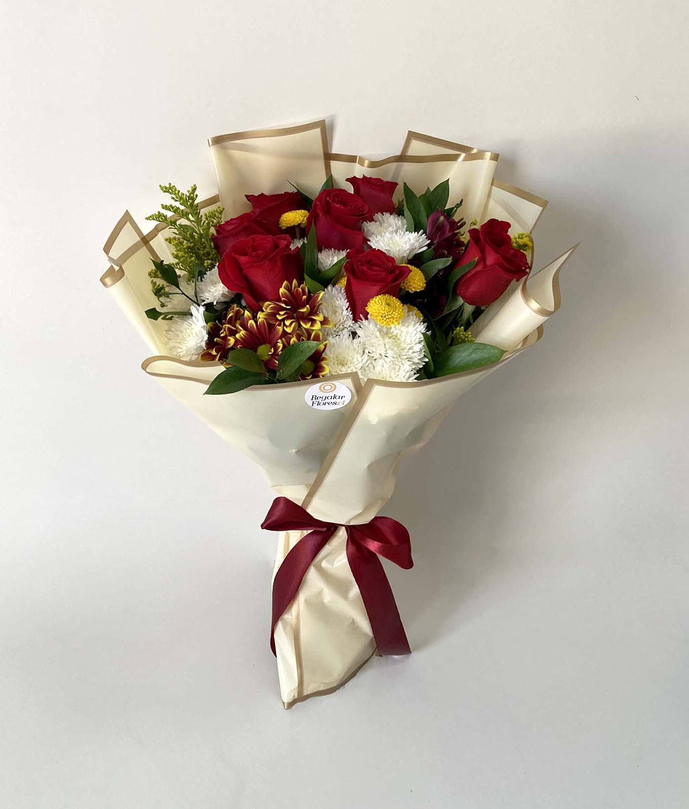 Ramo Sara. Rosas y crisantemos mixtos