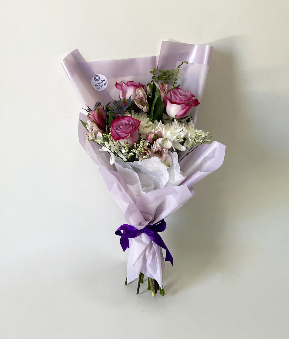 Ramo Valeria. 3 rosas deep purple