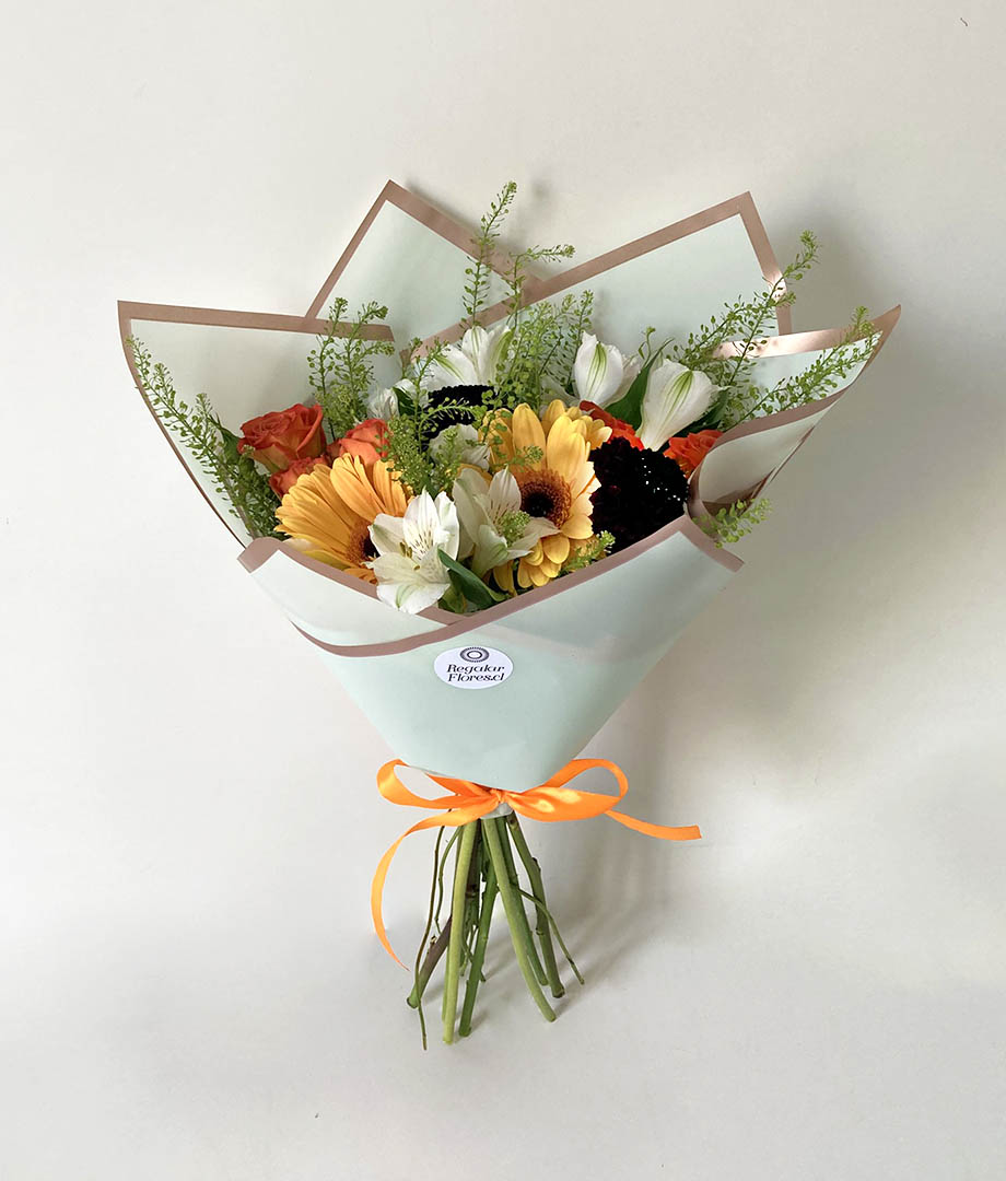 Ramo Mariela. Escabiosas y gerberas