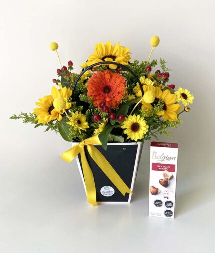 Bolsito Alegra. Girasoles y gerberas + chocolate Belgian 65gr